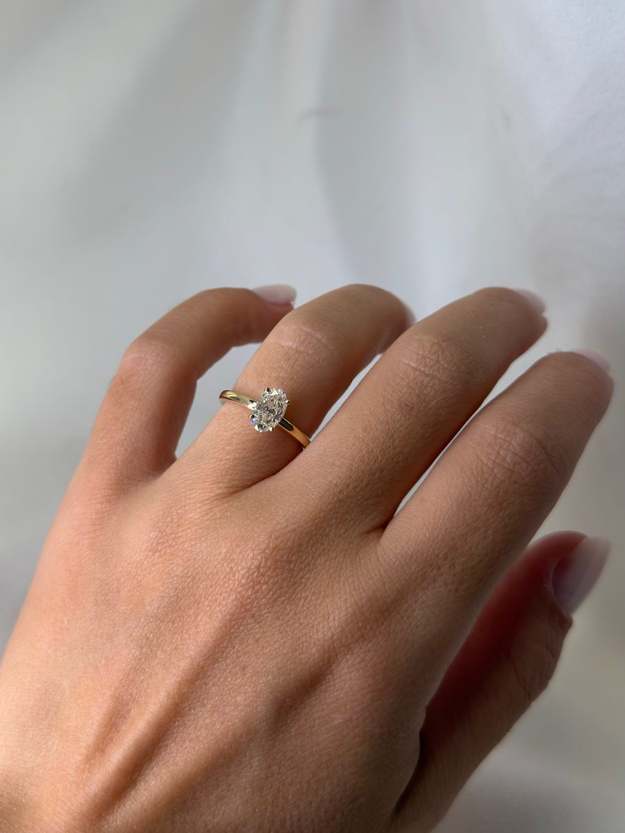 Oval Diamond Ring - Image 3