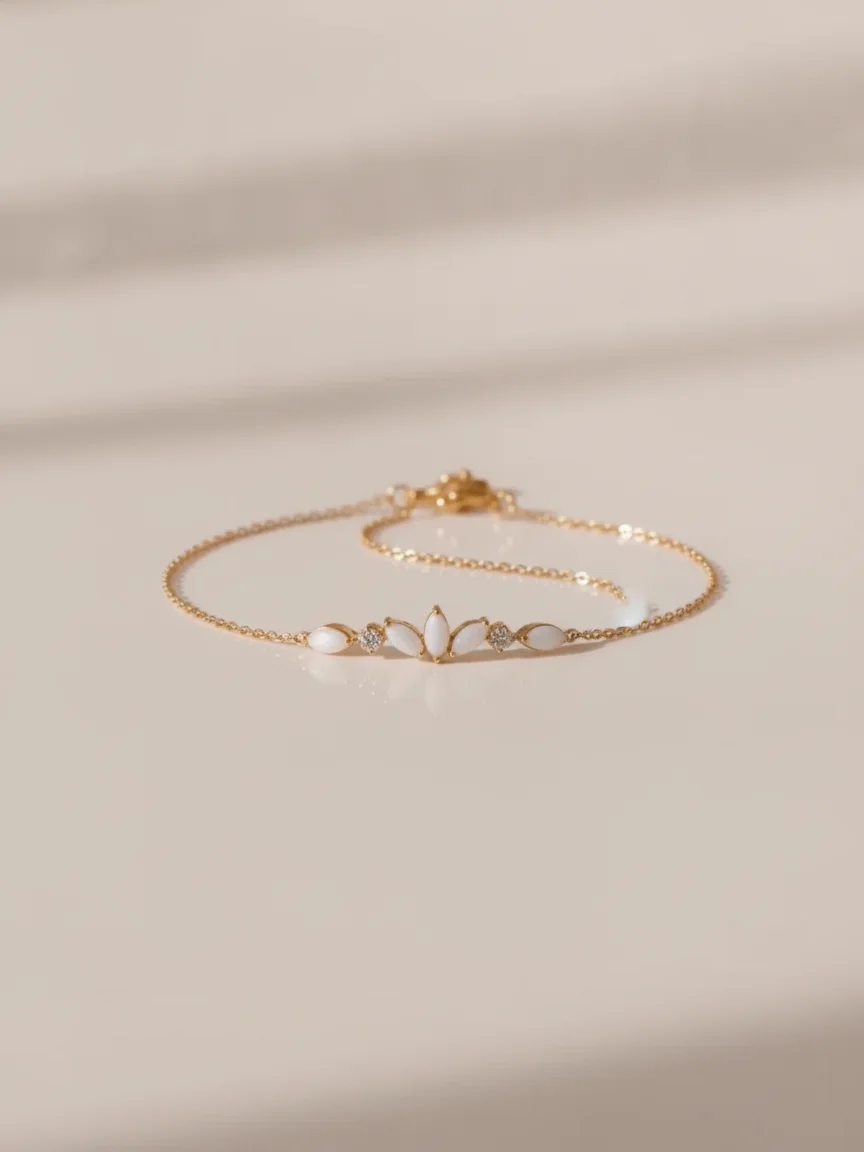 Marquise Cluster Milk Bracelet – Studio white