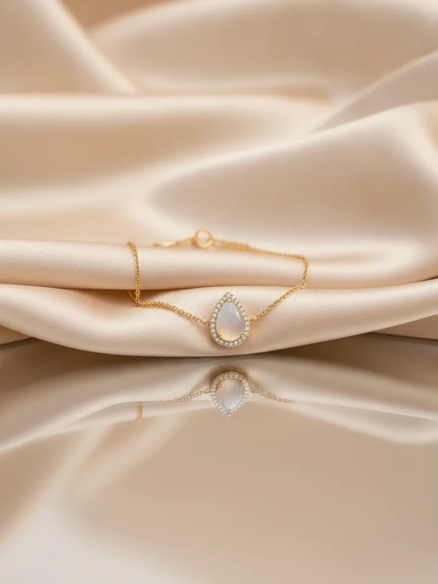 Pear Halo Milk Bracelet – Champagne silk