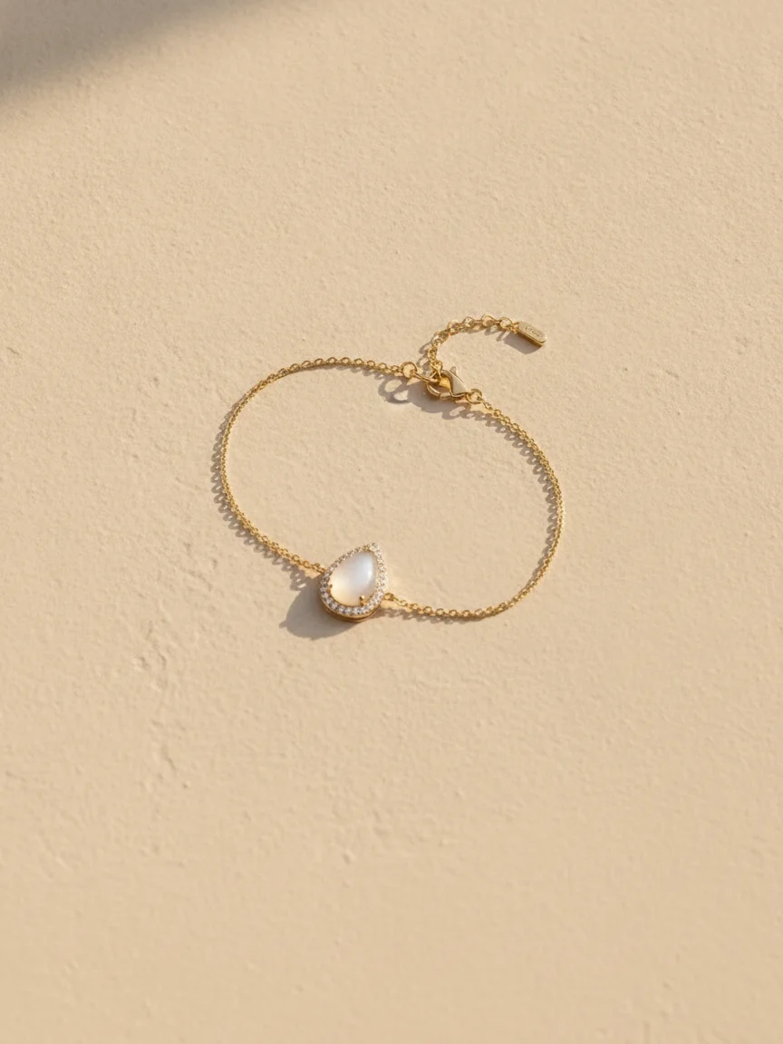 Pear Halo Milk Bracelet – Sunlit surface