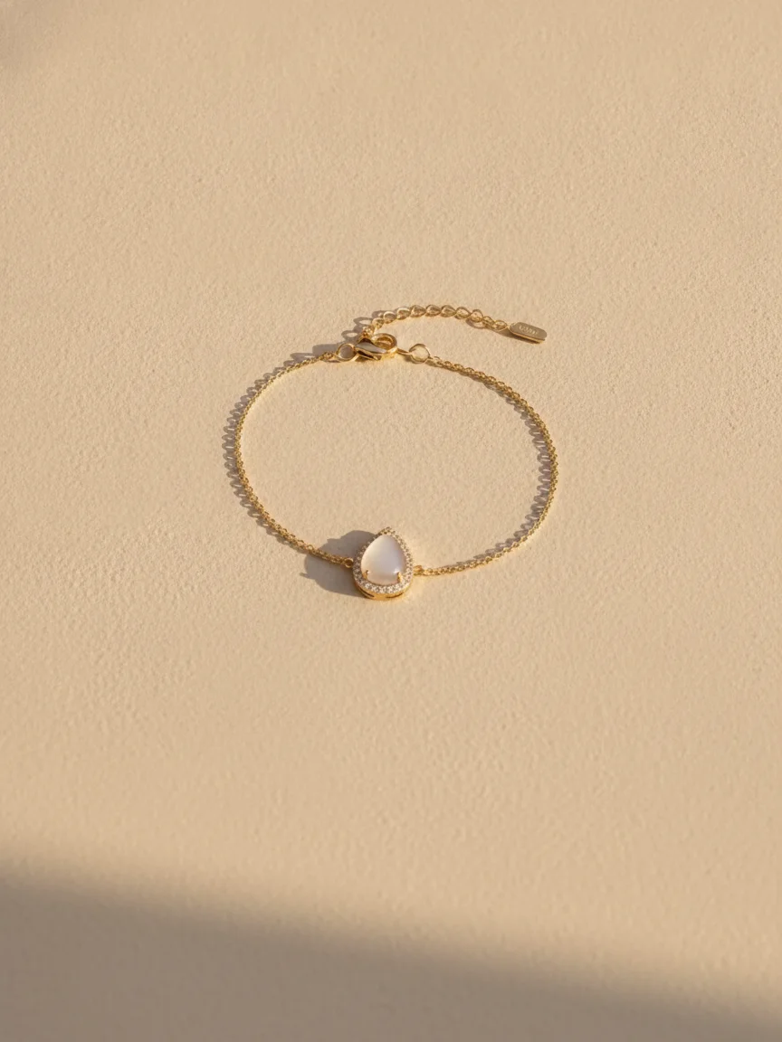 Pear Halo Milk Bracelet – Sunlit surface